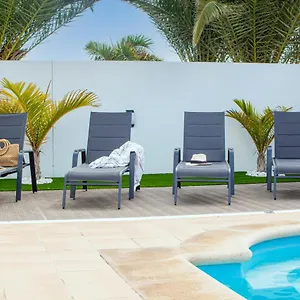  Villa Orcades Close To Town Center Pool & A/c Spain